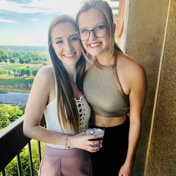 Meet your Posher, Annica - Picture 2 of 4